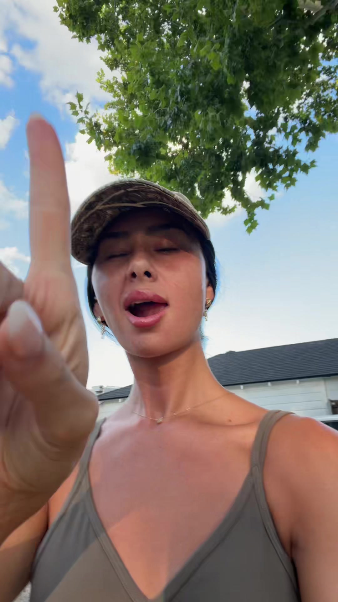 @Hayley Dinaé