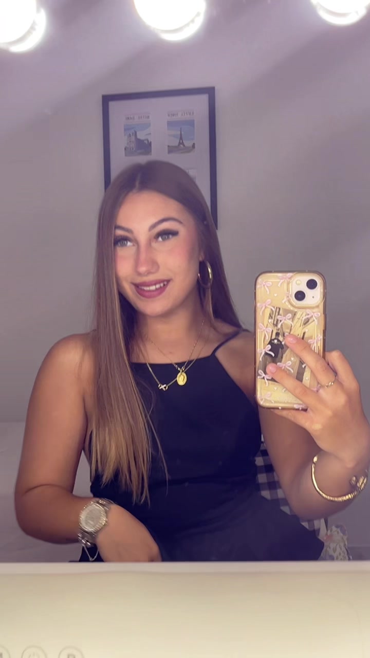 @Angelaajuradoo2__