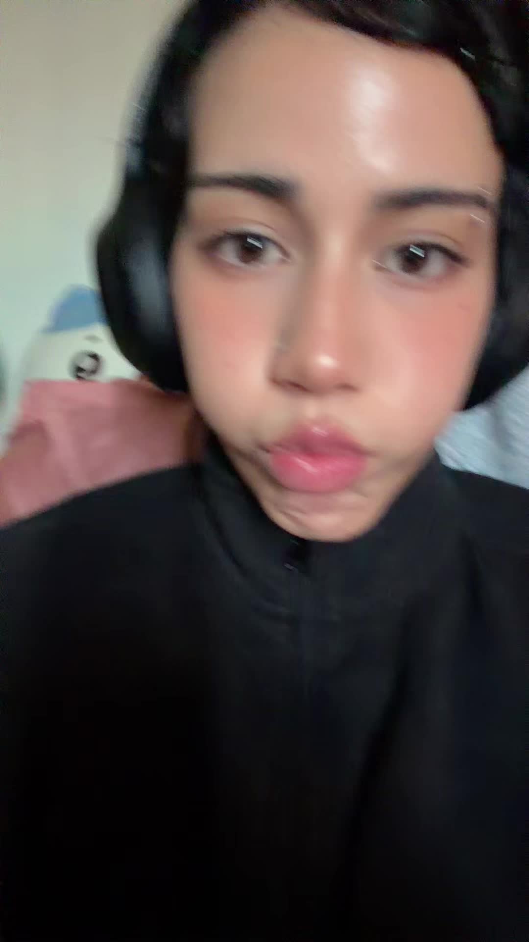 @:3