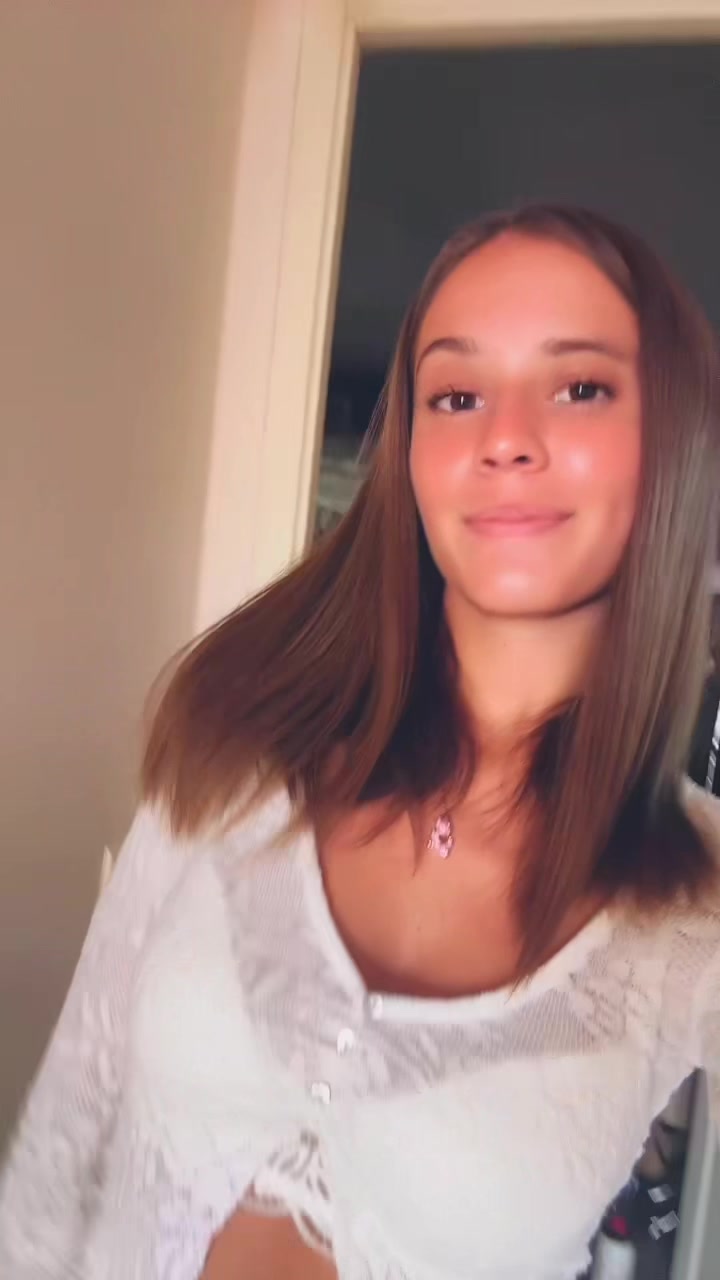 @camille_rochette