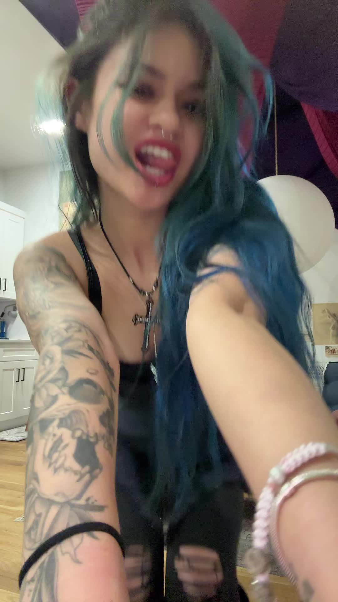 @GG