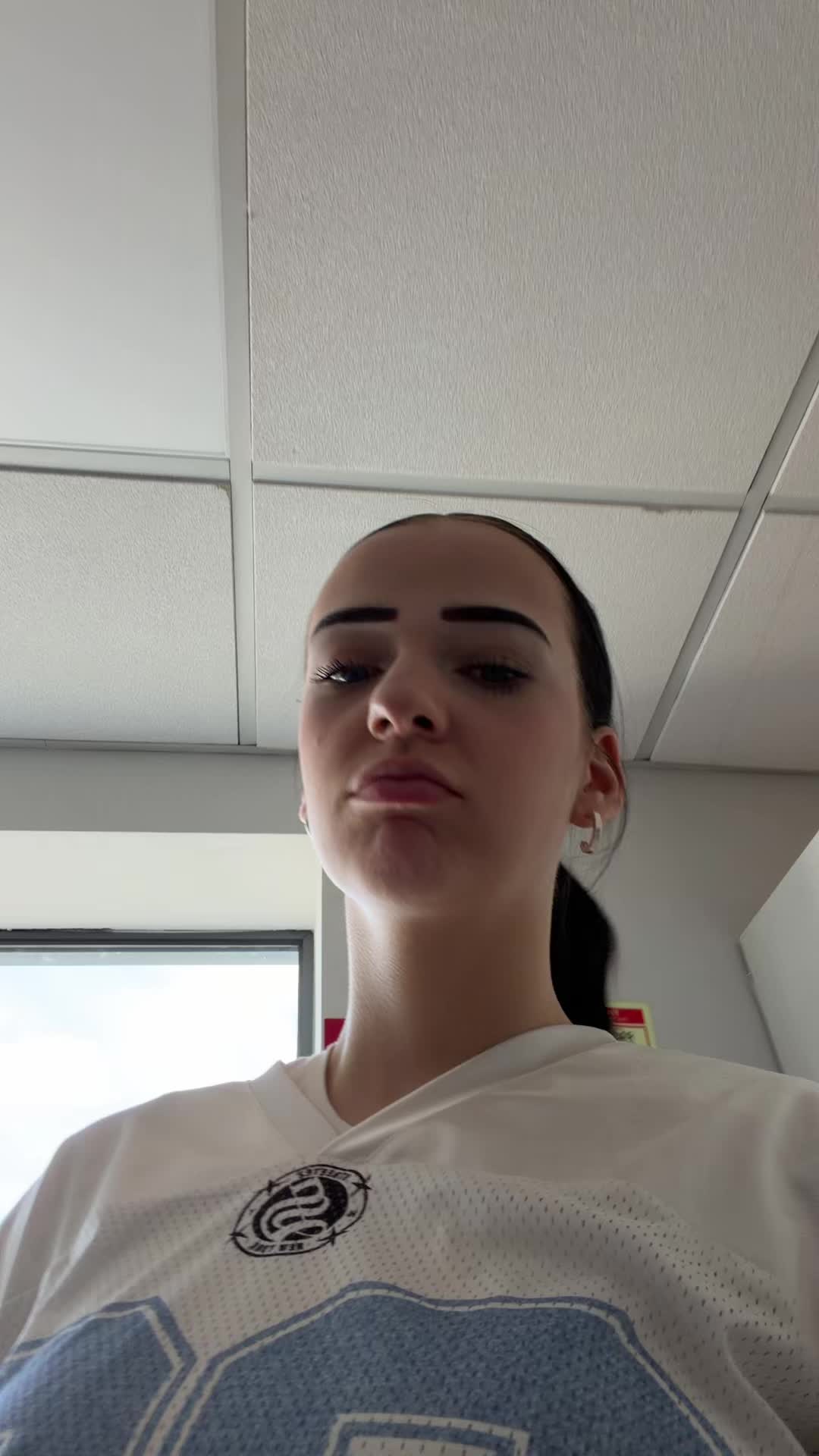 @kaitlyn ᵇᵉ