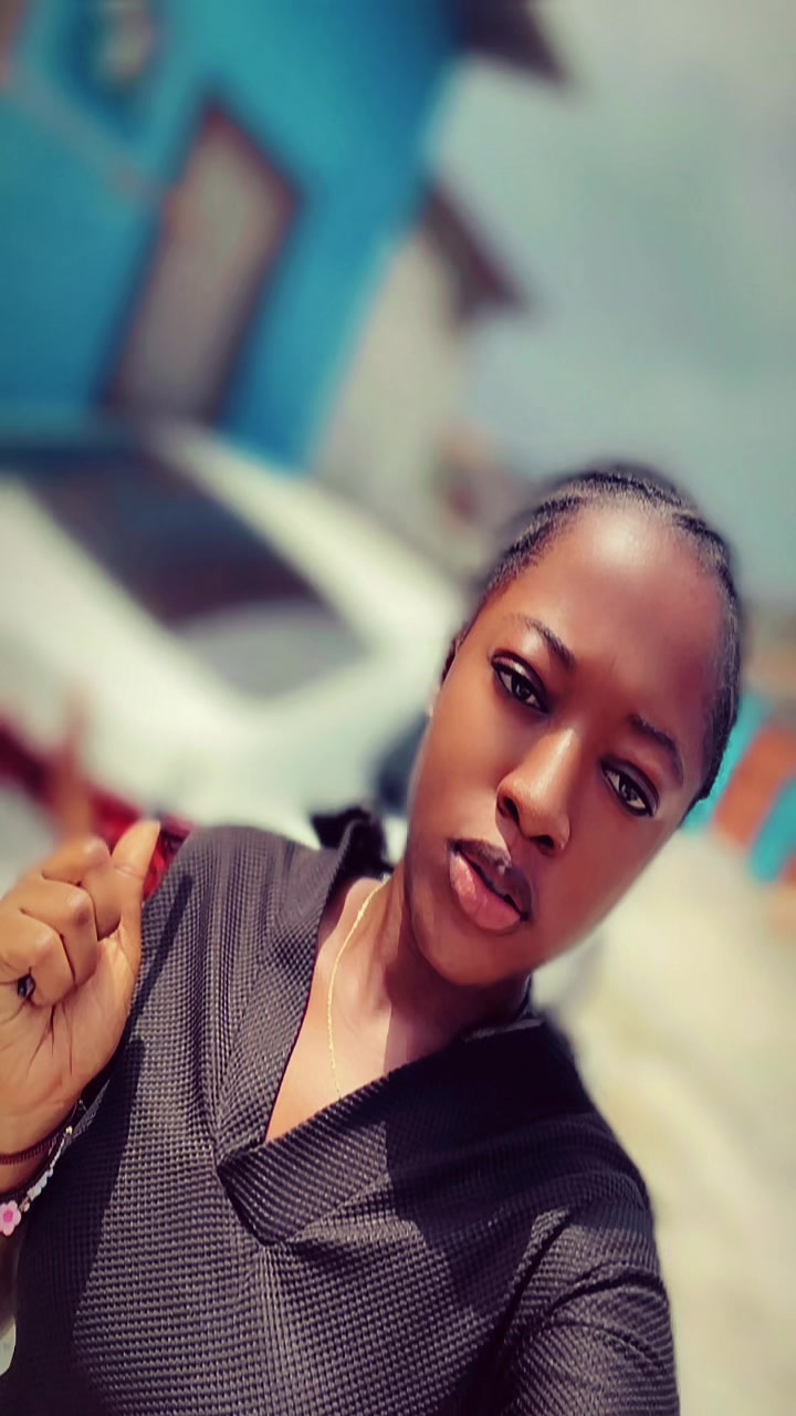 @Itz Law)e 🧚♀️