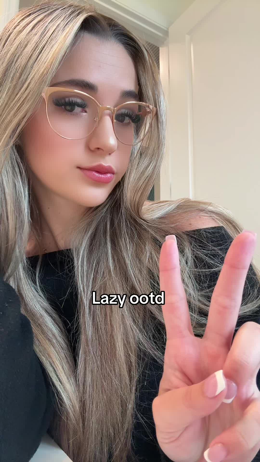 @zzoeyava