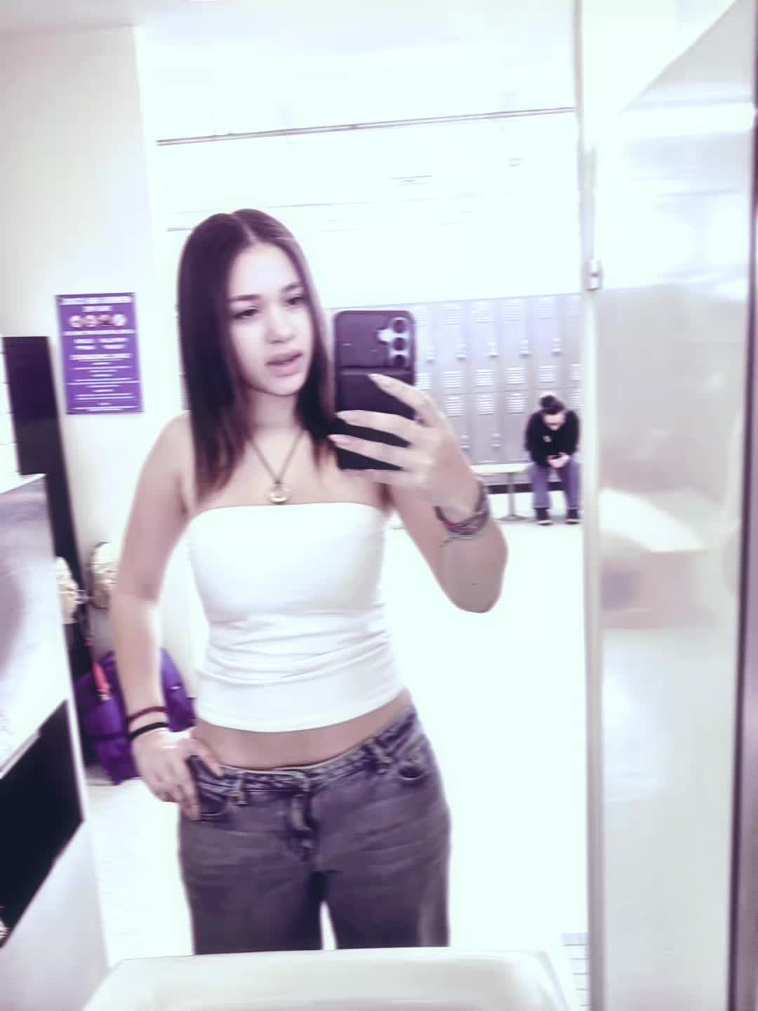 @aniya_22