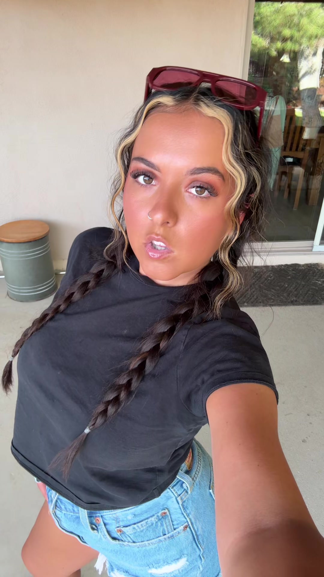 @pikivids_
