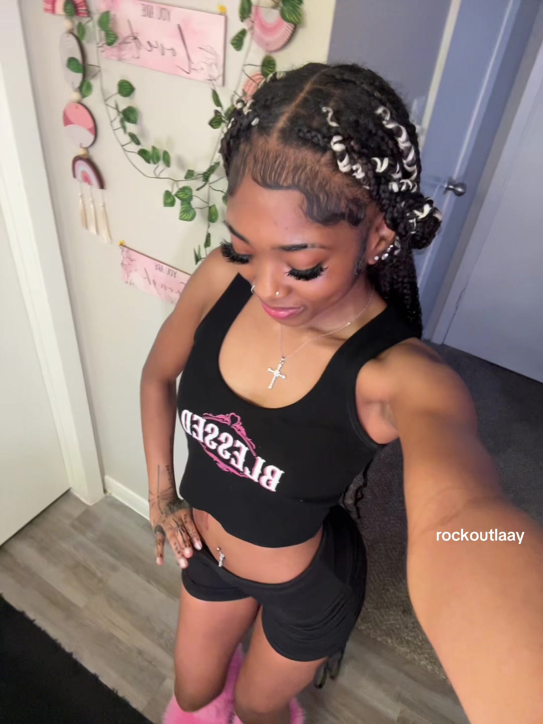 @rockoutlaay
