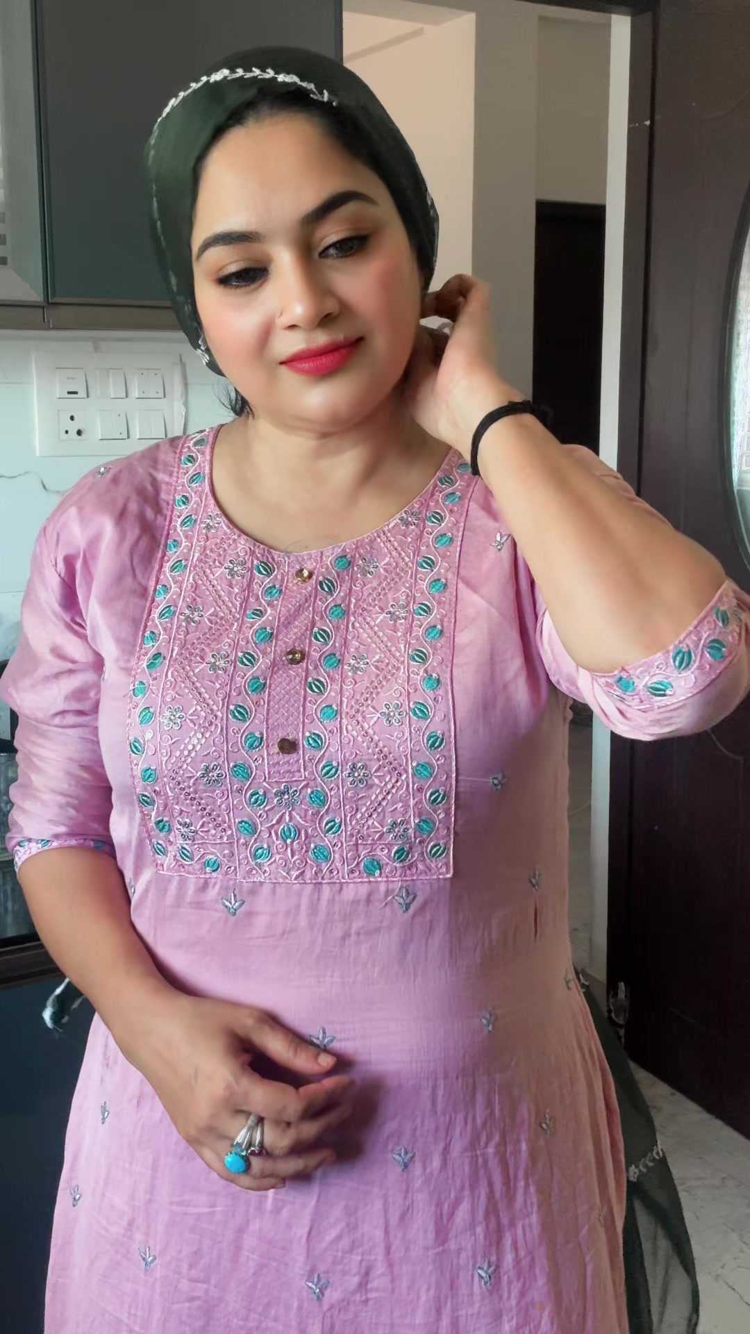 @പോന്നു മിന്നു
