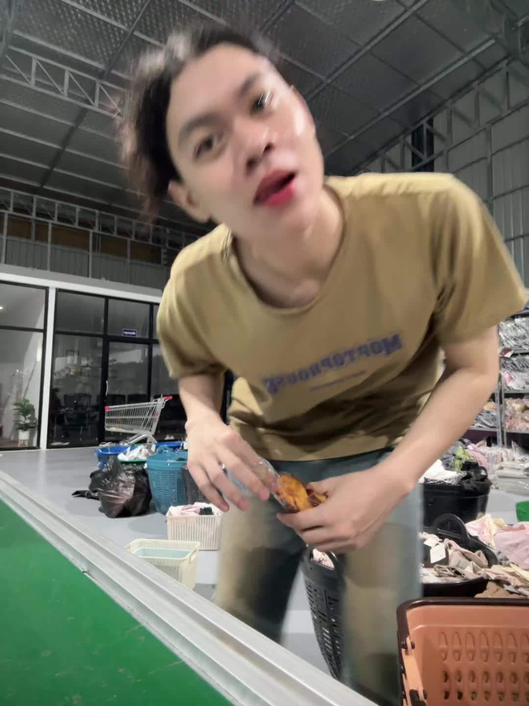 @แอ้มชี่ ชอบกินเส้น (3M)