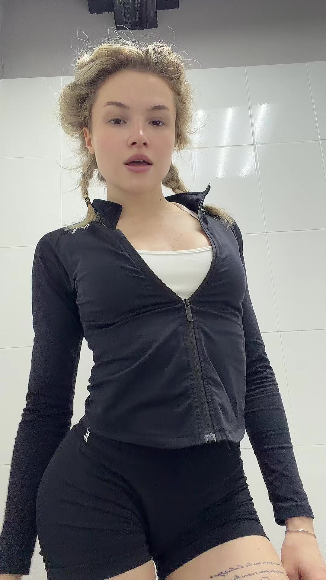 @🤩NIKLY🤩