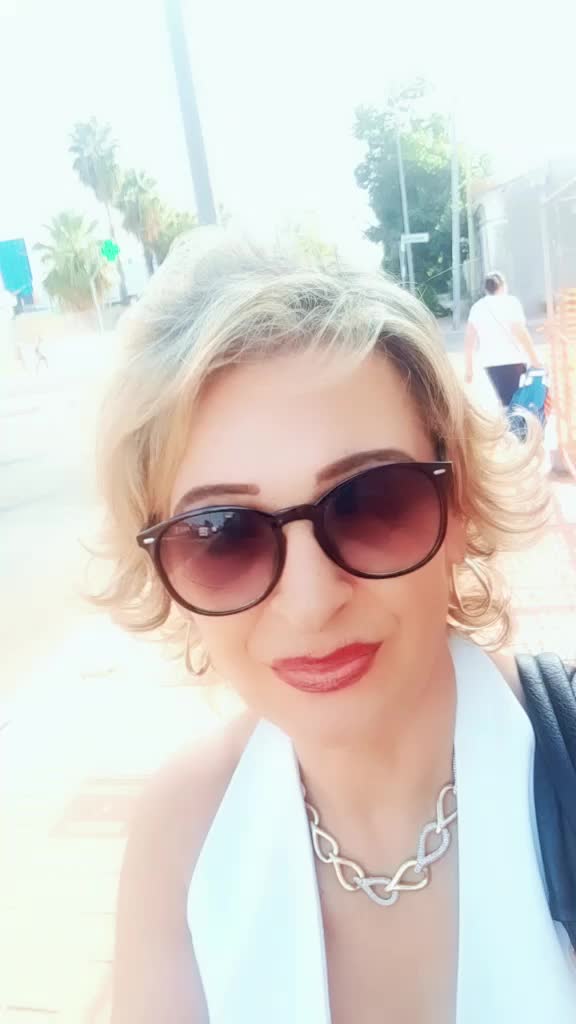 @GIULLIA FATA DE LA IA IASI