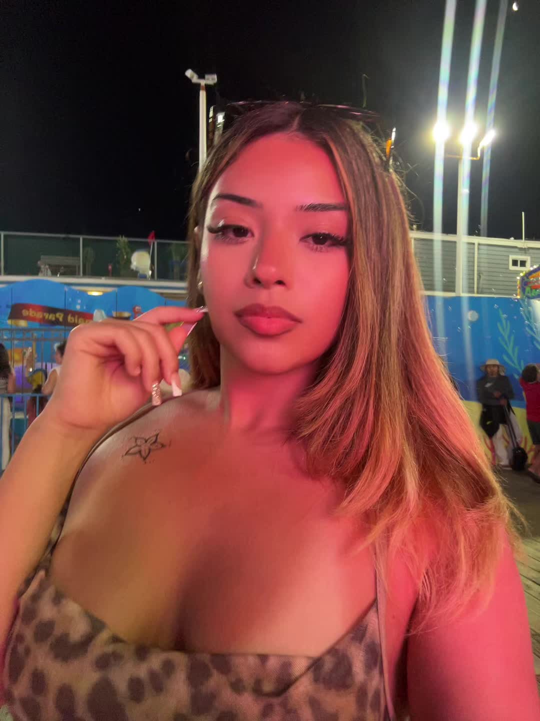 @Um