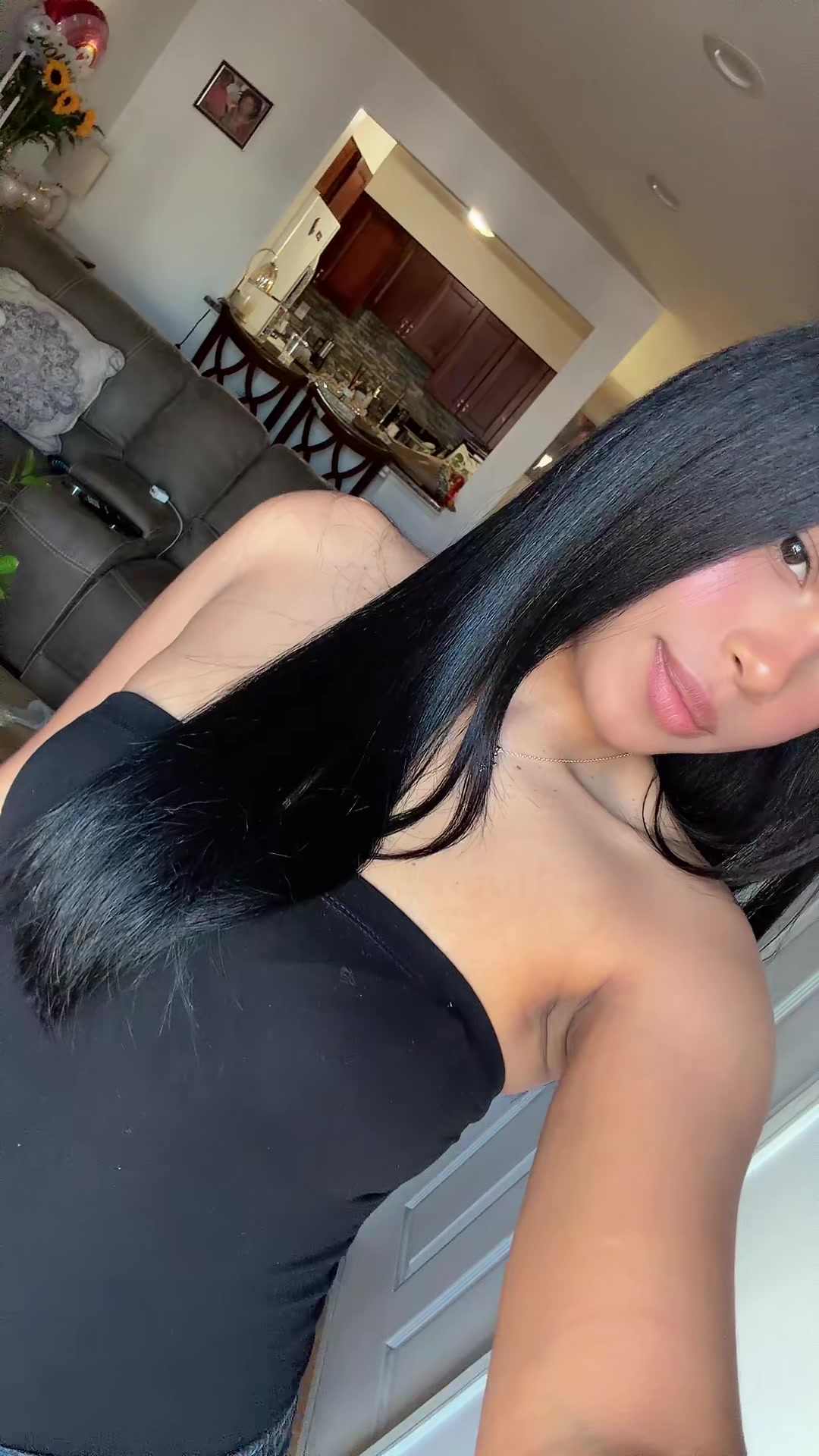 @Elyy04