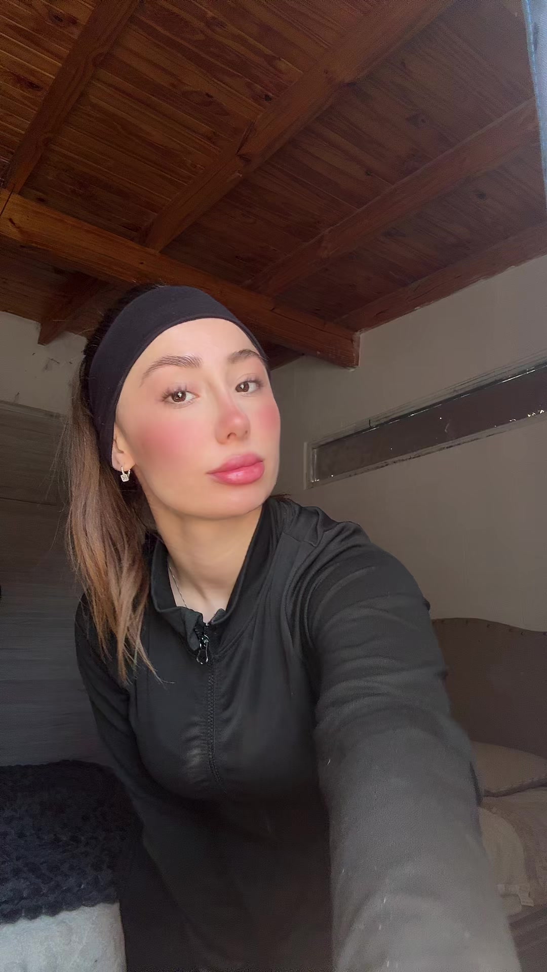 @C H U N I 🖤
