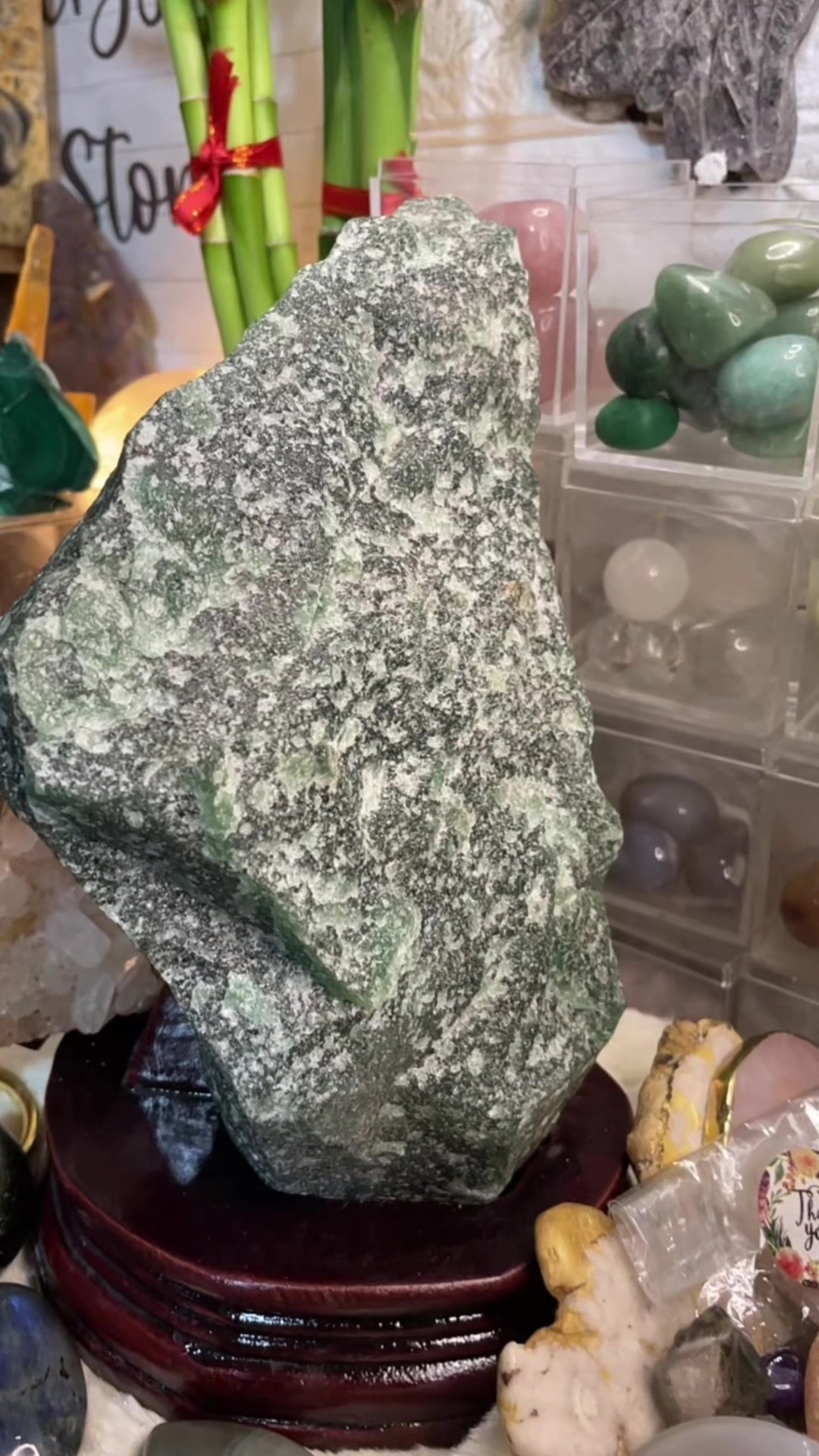 @IlovecrystalsAndstones