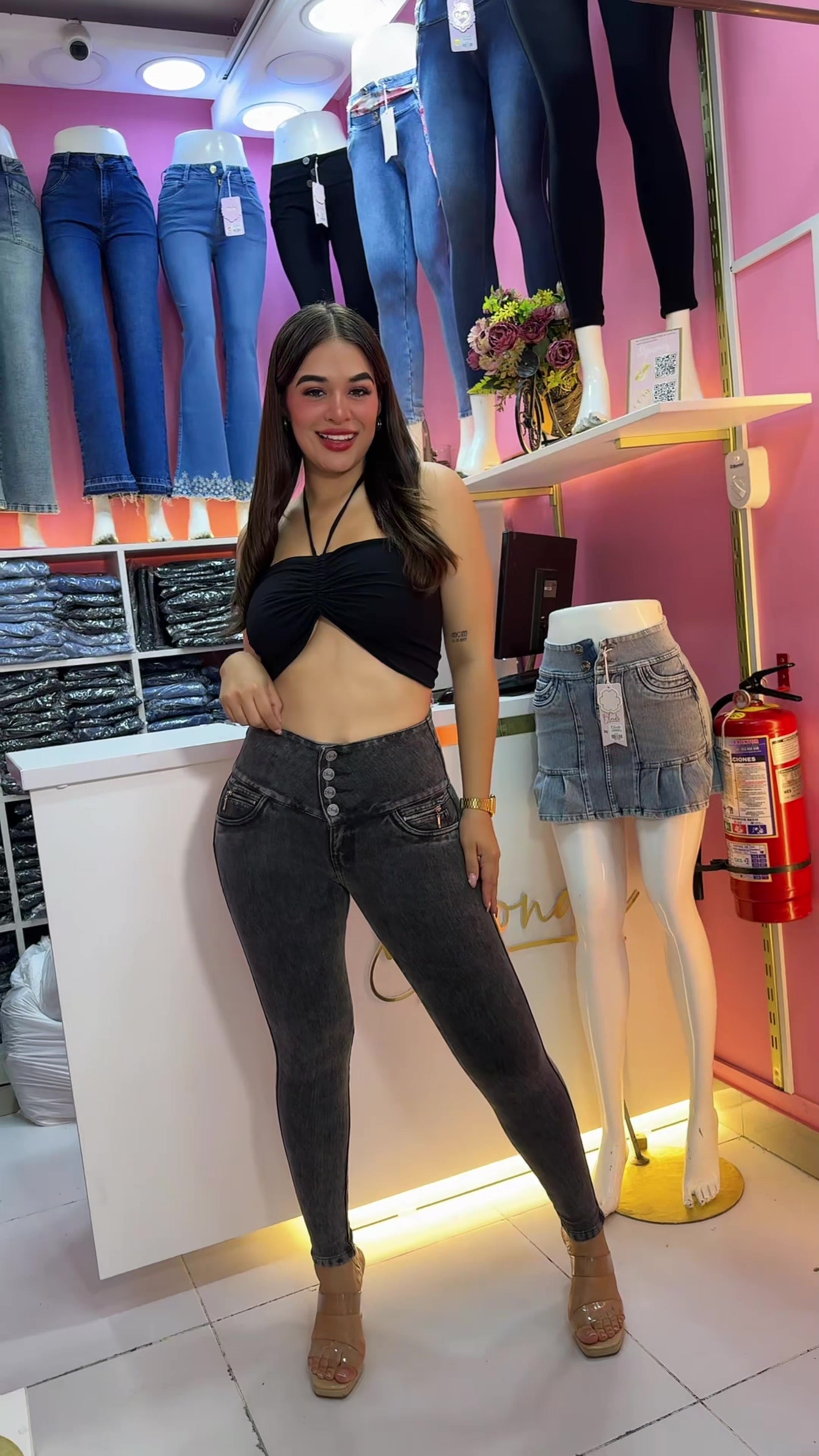 @BLONDIE JEANS