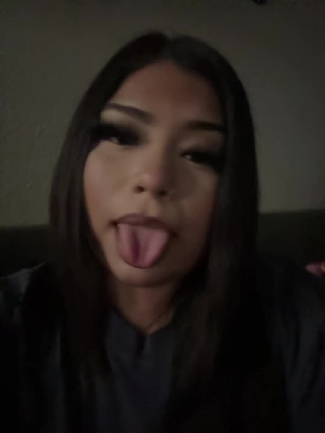 @Mariꨄ︎