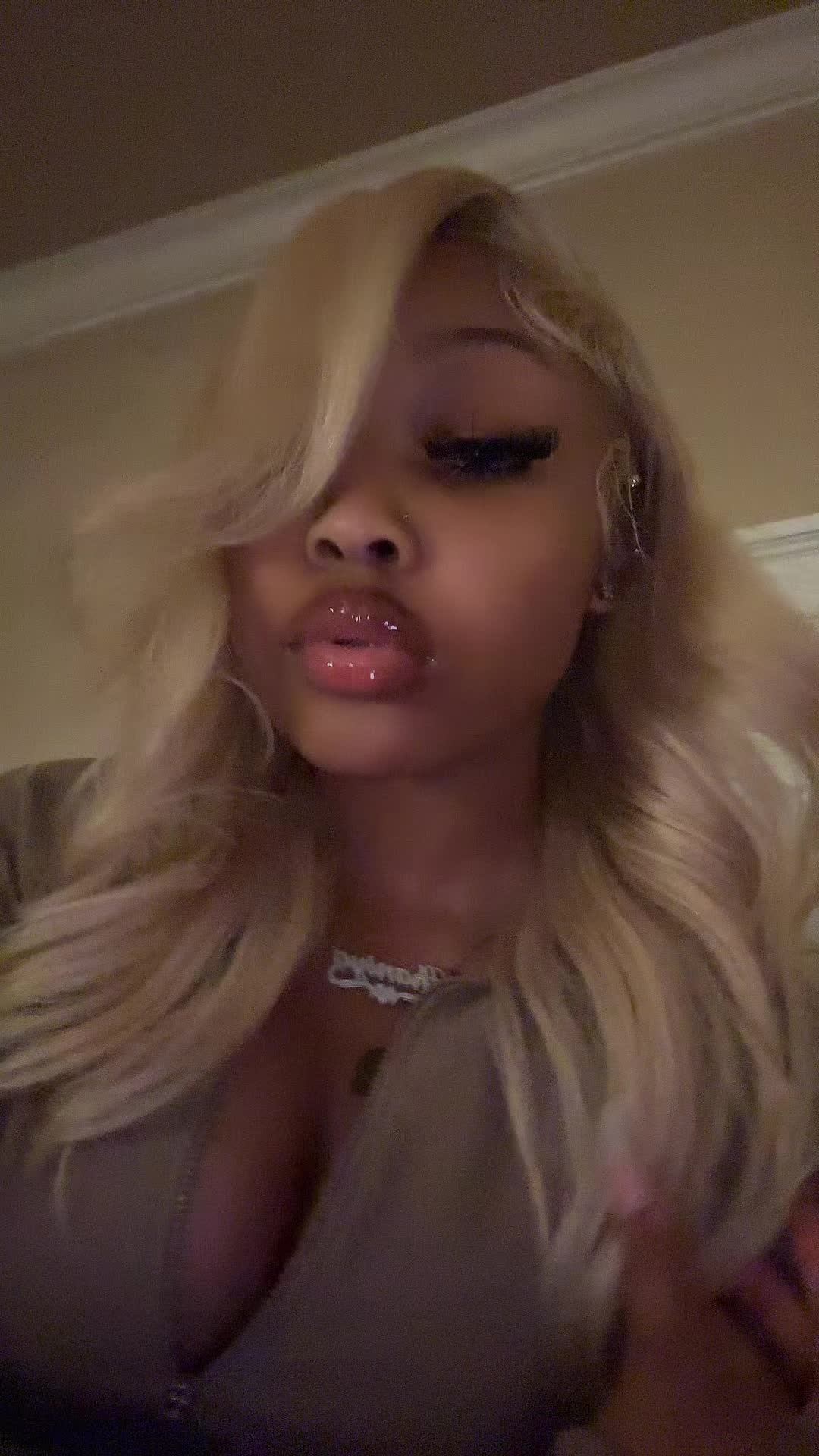 @shaniya janai