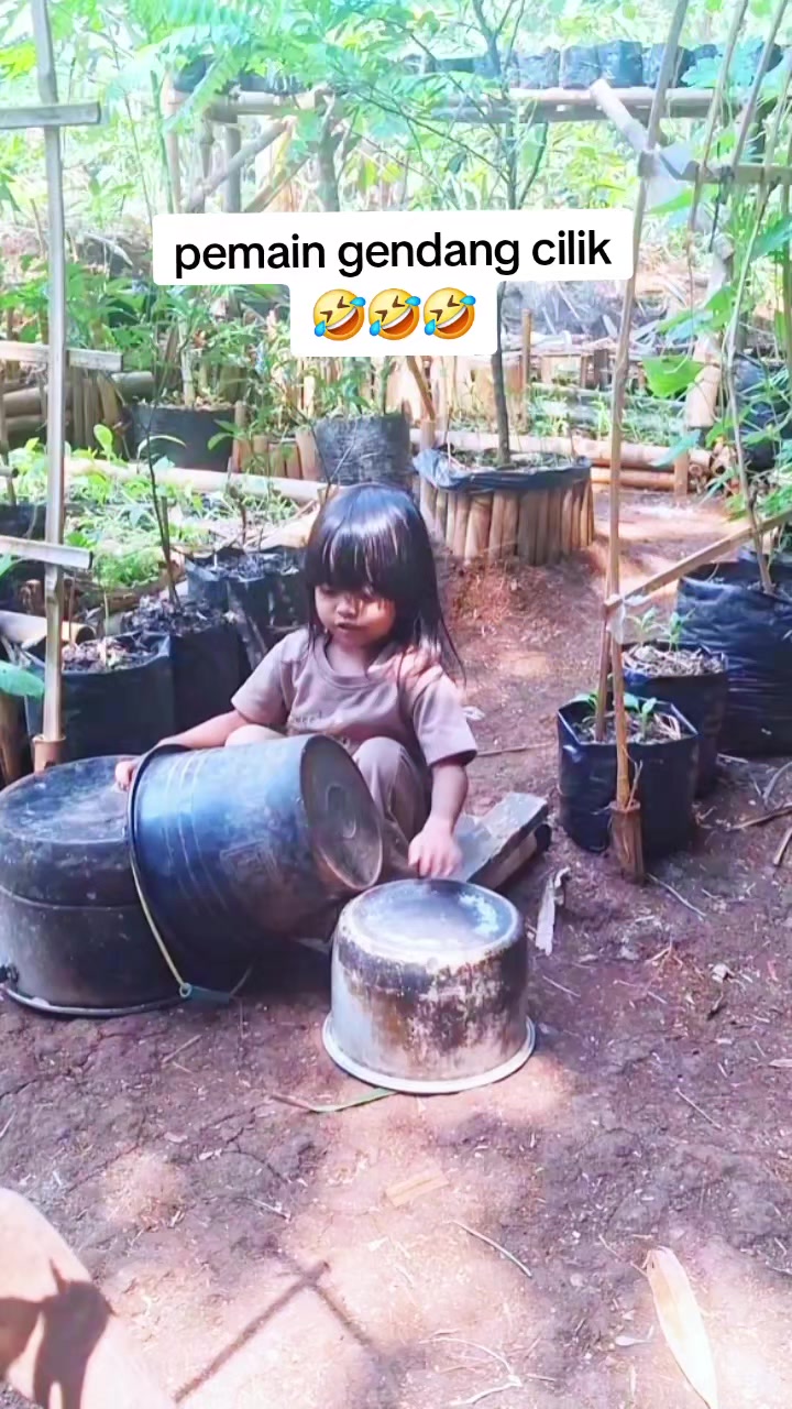 @neng aprilia (Baby R)🥰