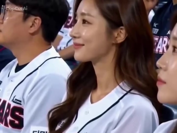 @めい⚽️🥂