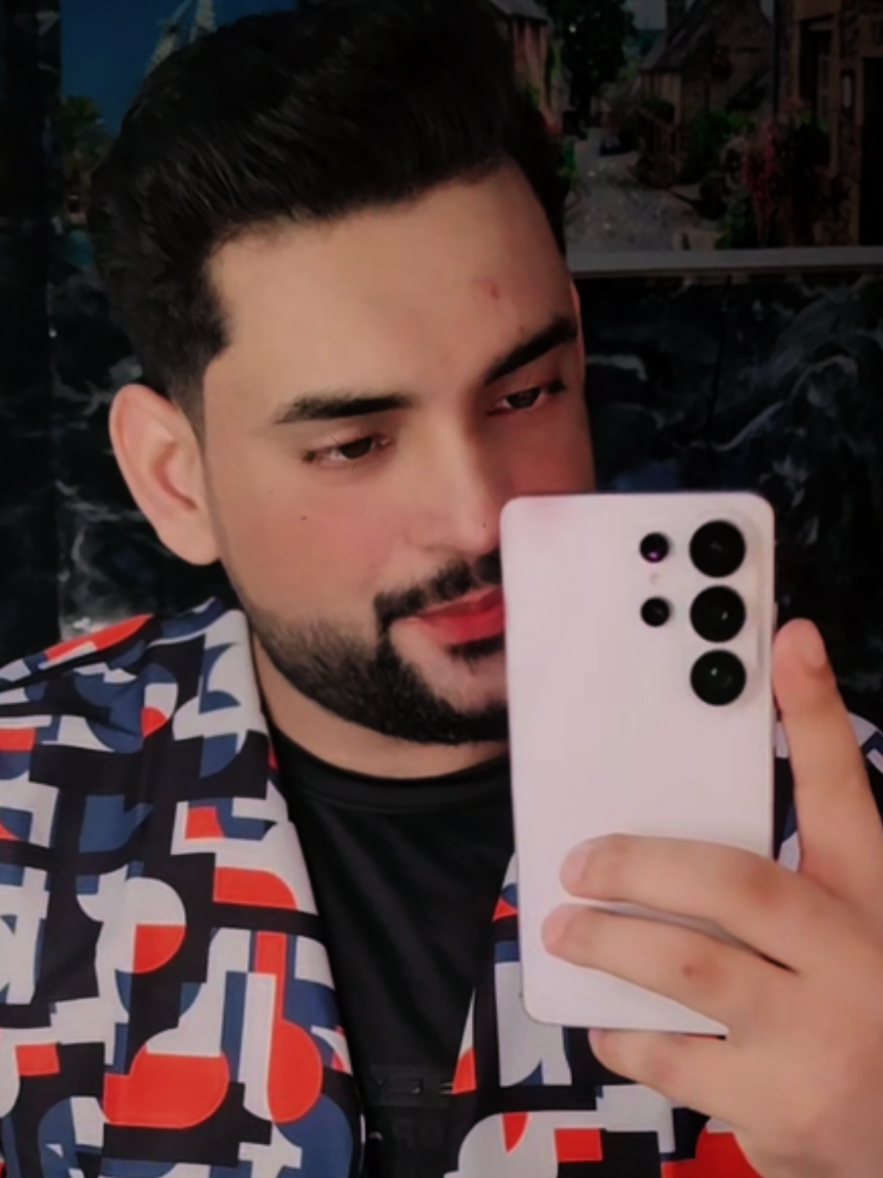 @𝐙𝐄𝐄𝐒𝐇𝐀𝐍 ᴏꜰꜰɪᴄɪᴀʟ⁰²🍁🎖️