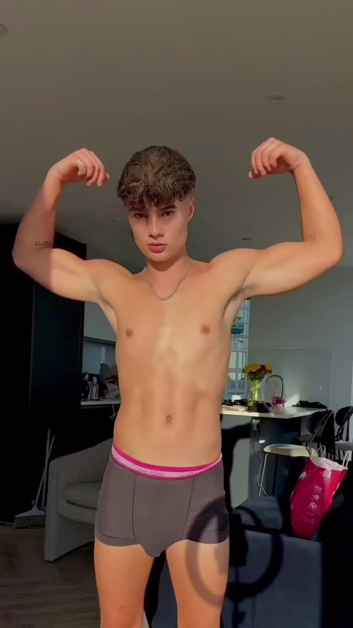 @LEEDS BOY