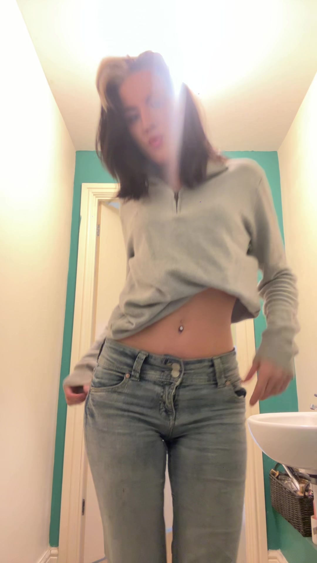 @charlie_l0uise