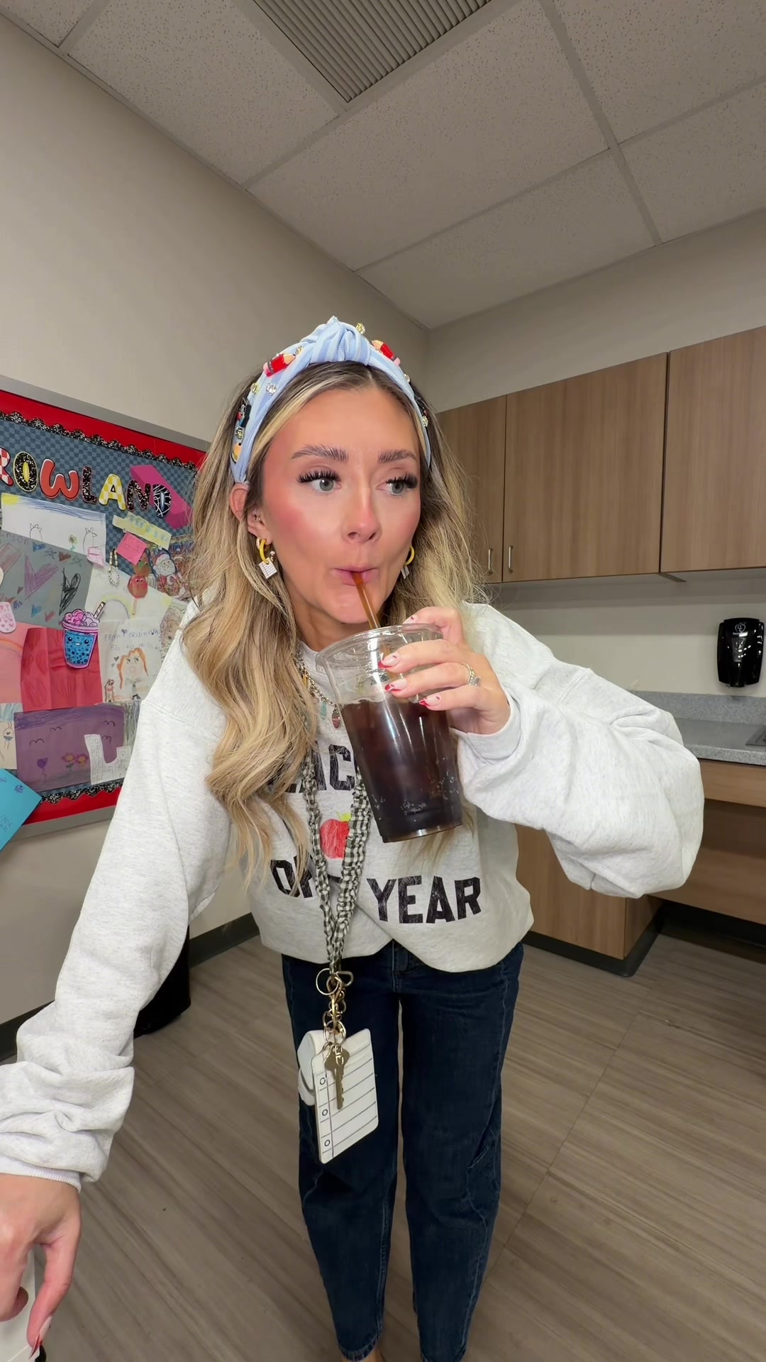 @Hales | boy mom | Teacher