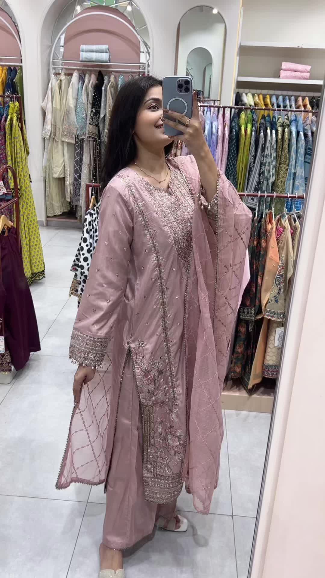 @🌸EmanSajal🌸