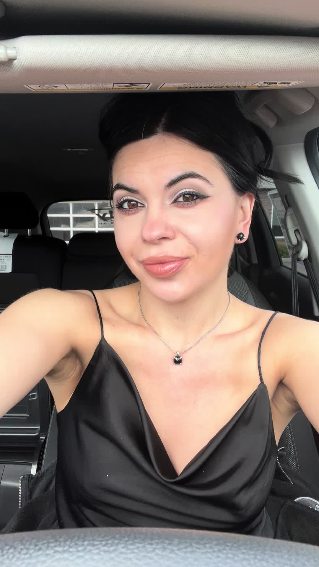 @Thegirlwiththesevenjobs IG