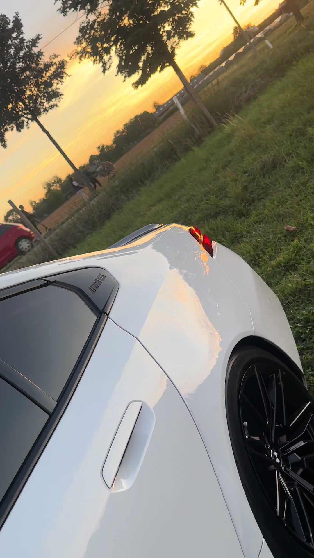 @White_BMWM5
