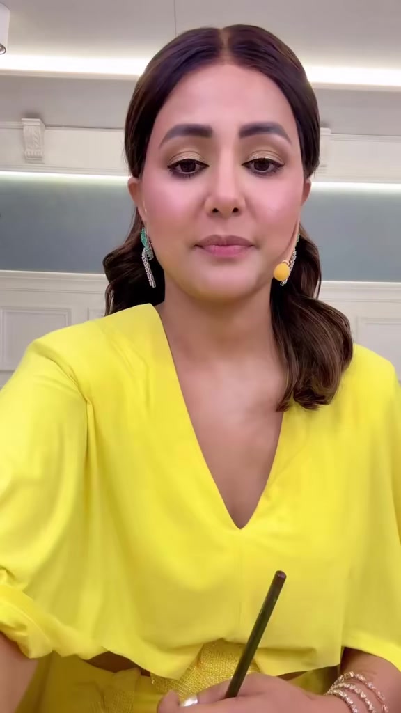 @Hina Khan 💎