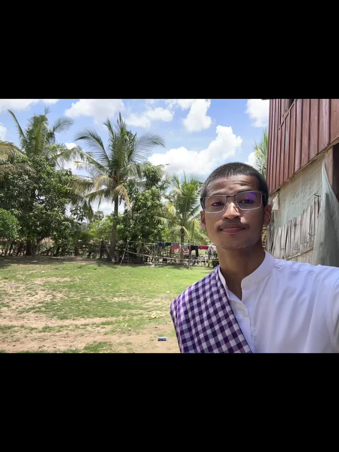 @Mut-못-មុត🤍