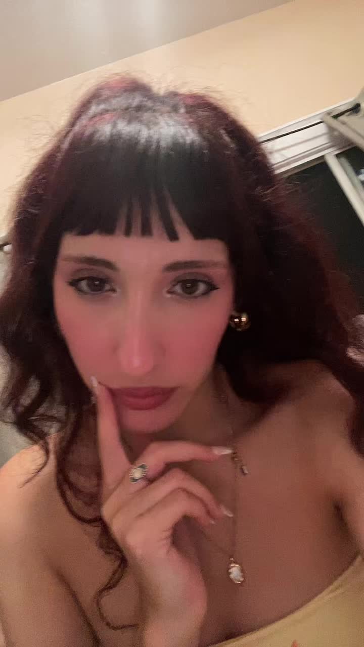 @Hi-its-Alexis
