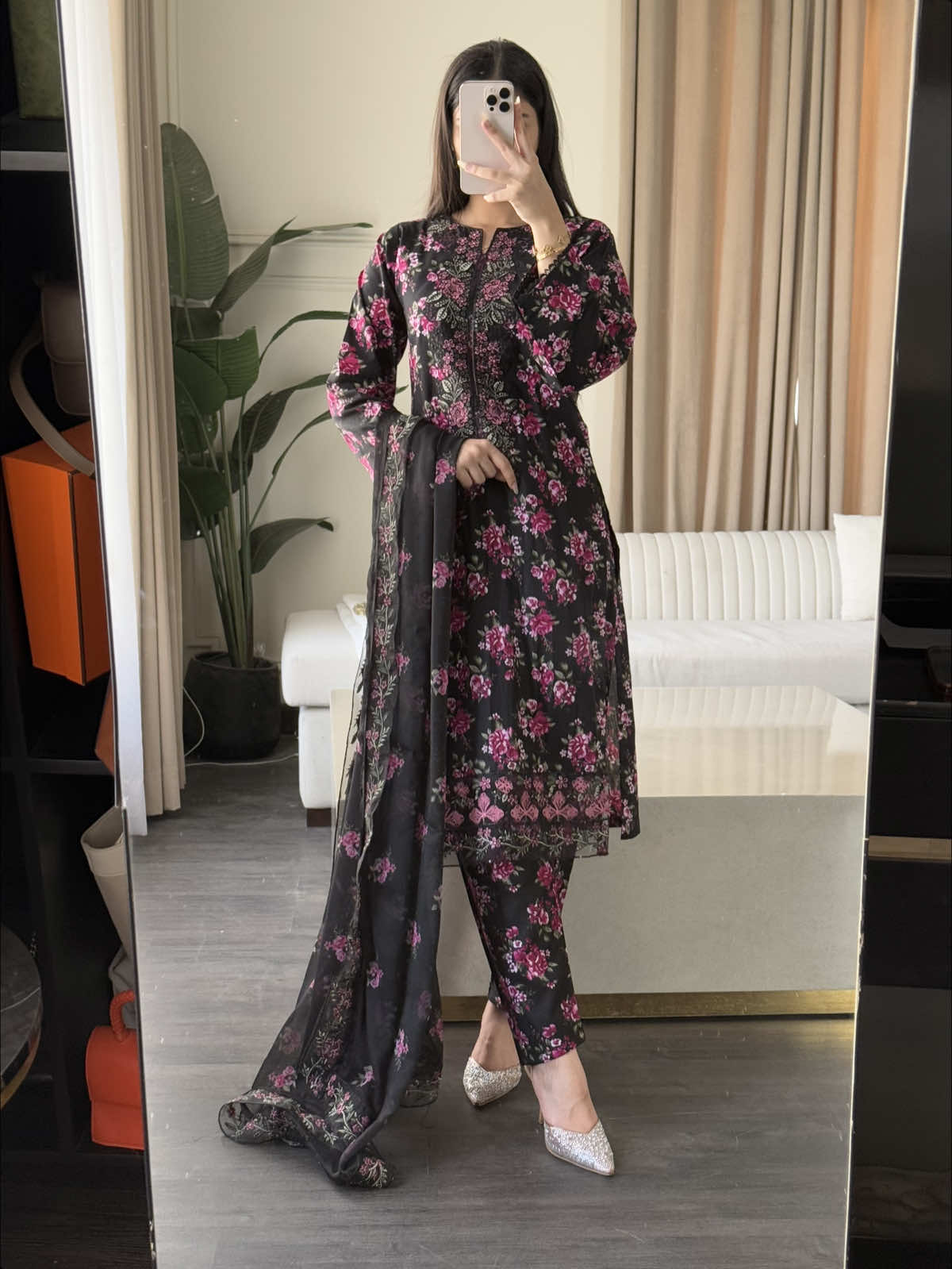@H&W COLLECTION LIMITED