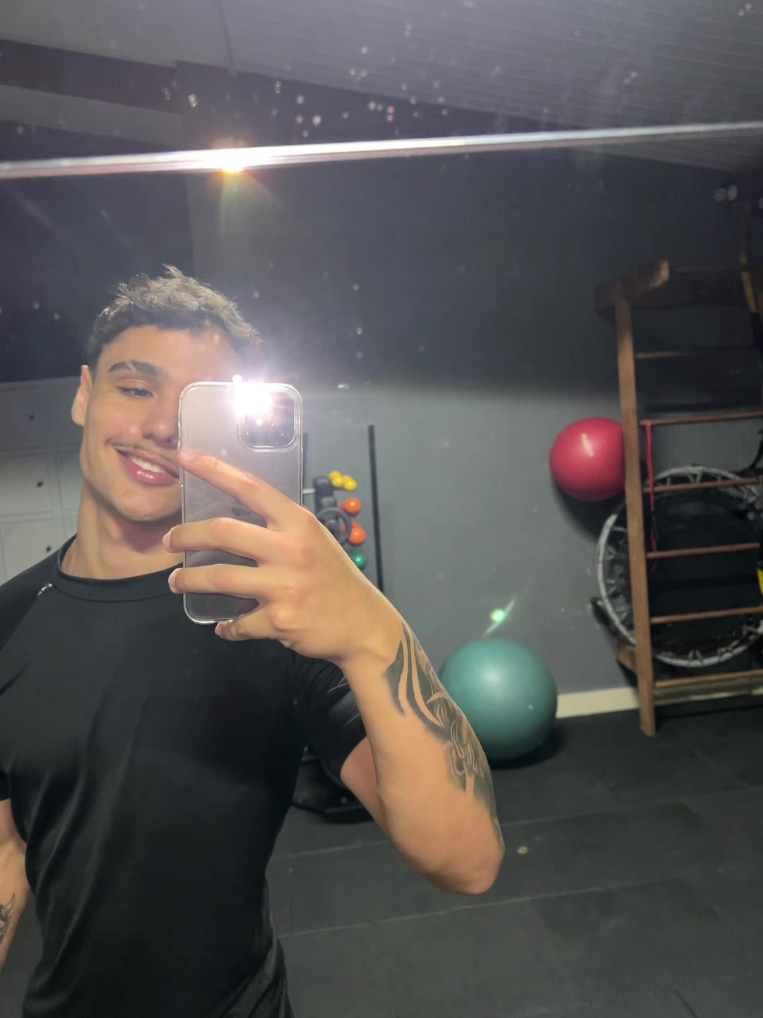 @vitinsants9