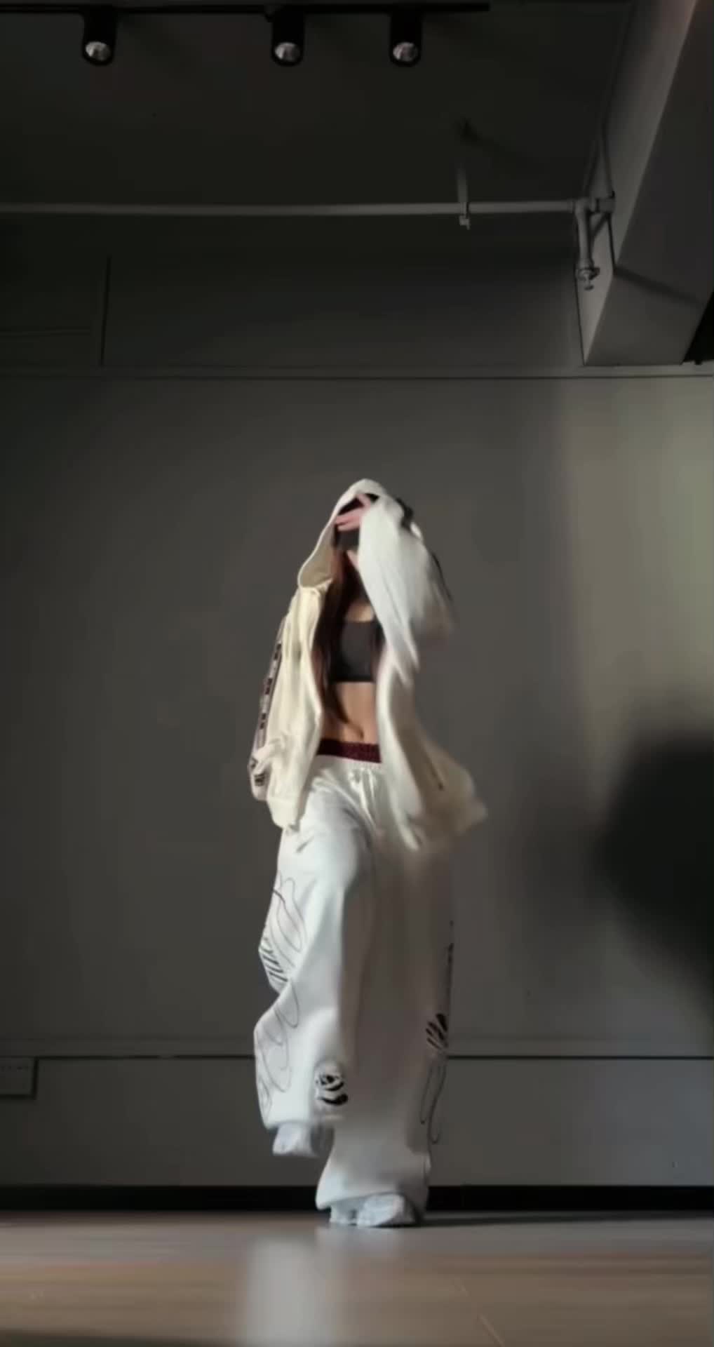 @Hotdancevn