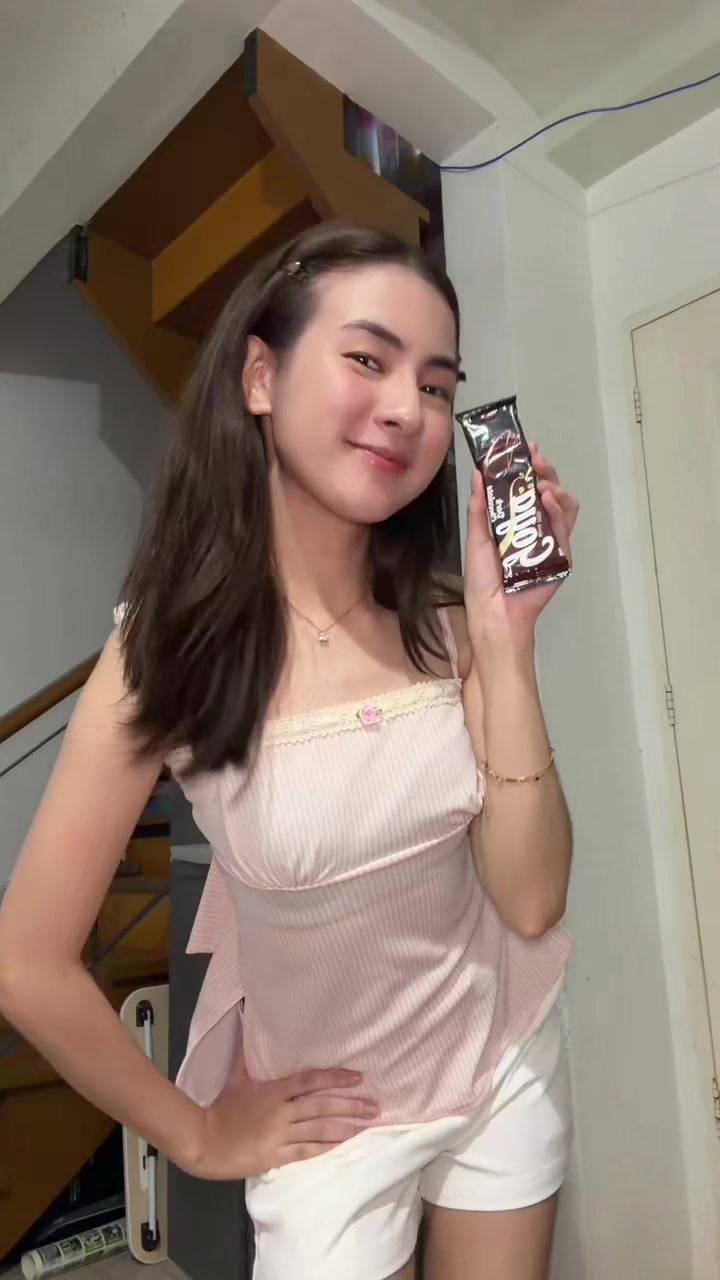 @Eywi 🍍 kindaeywi on IG