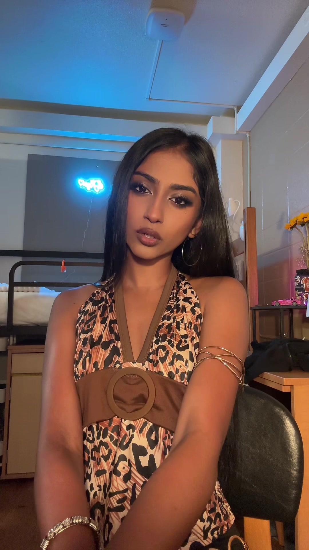 @nia