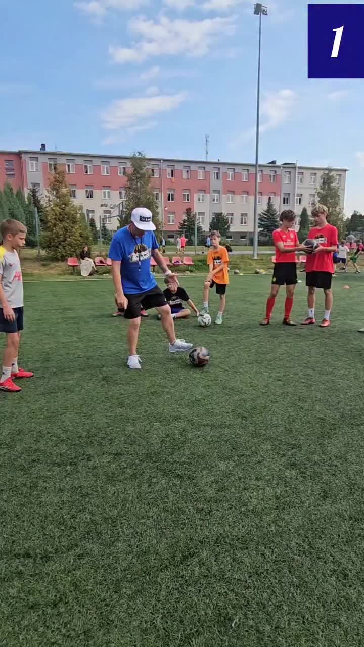 @Trener Dryblingu Piłkarskiego