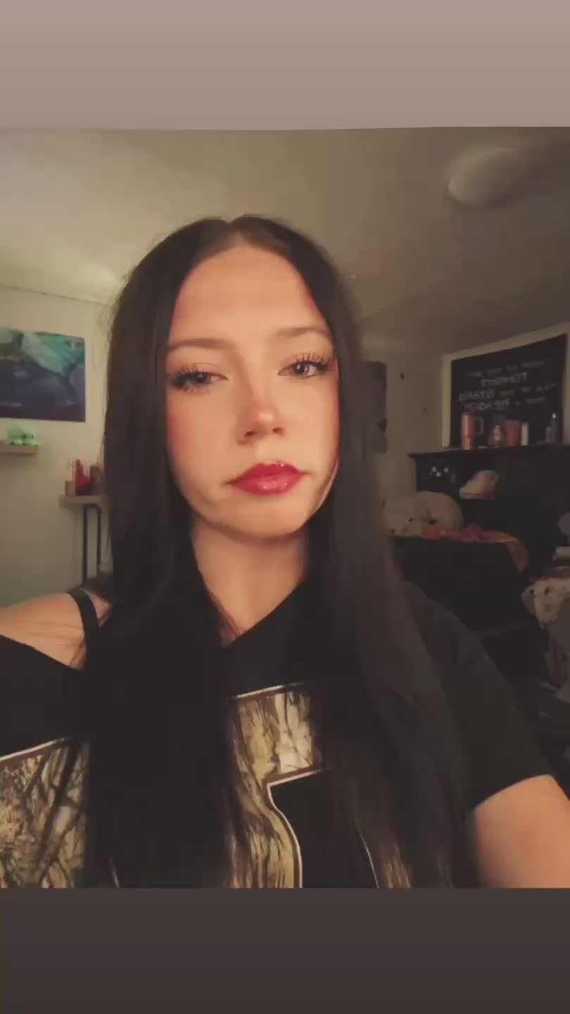 @😐