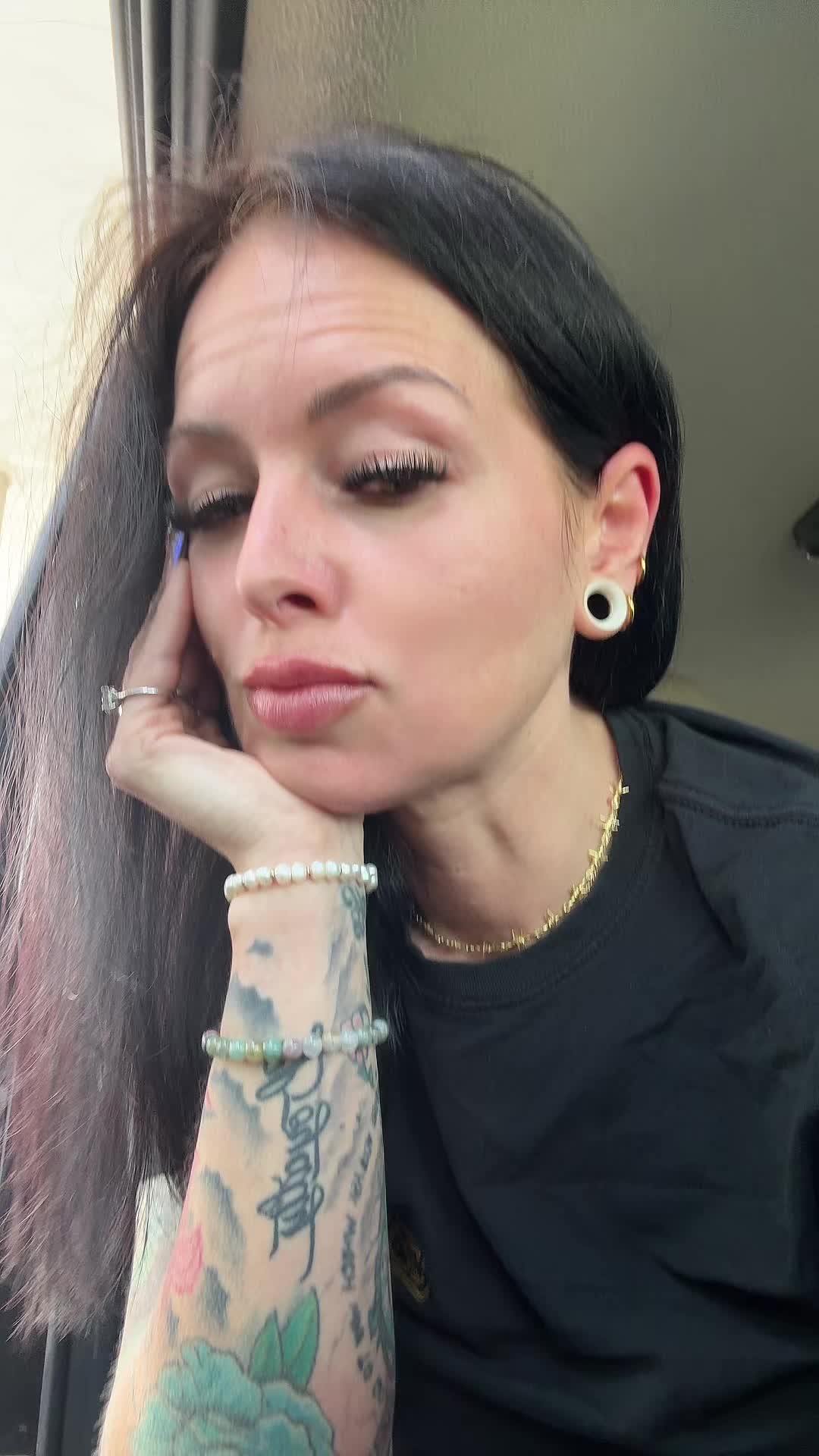@To0thlessQueen💋