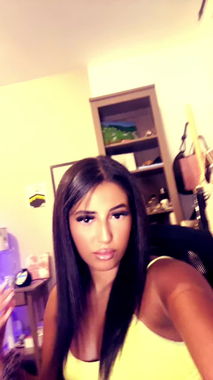 @🖕🏼🌍