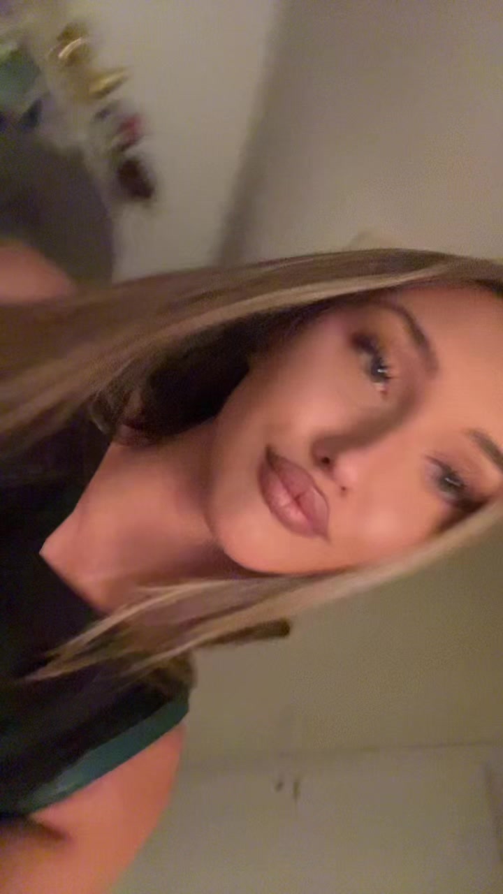 @𝓔