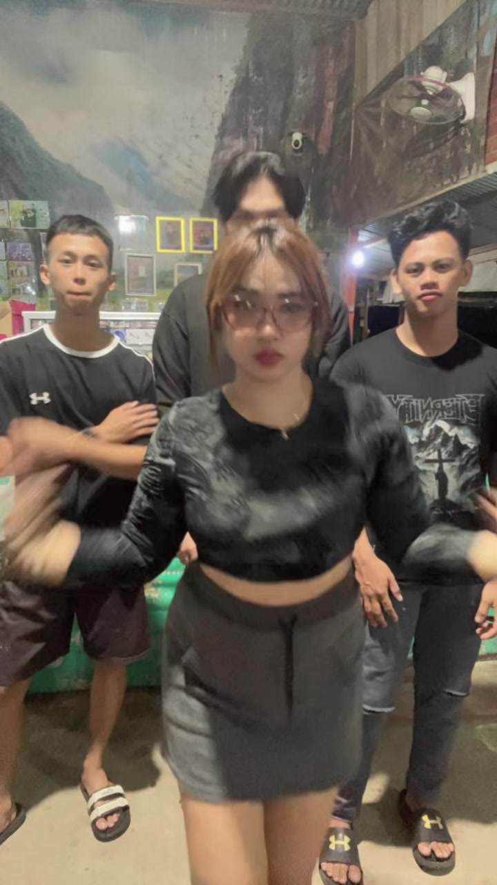 @julia frinella sari