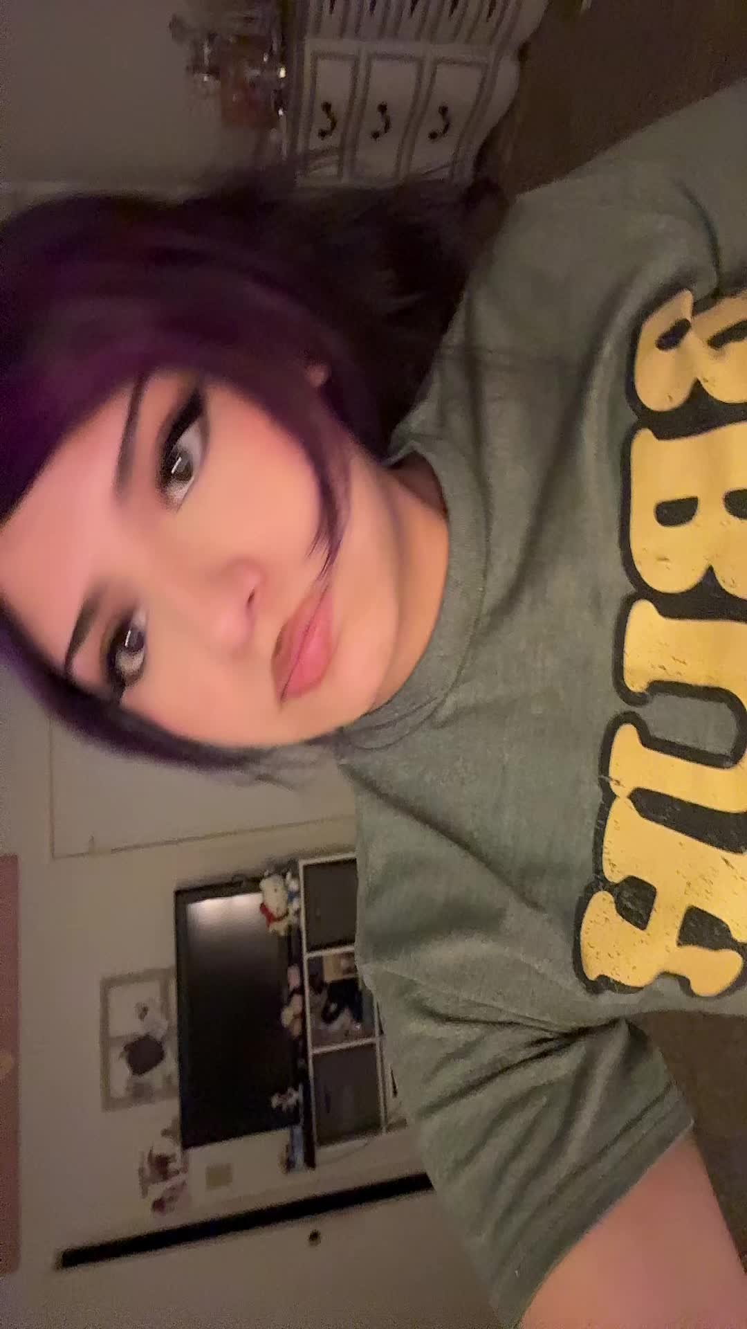 @:3
