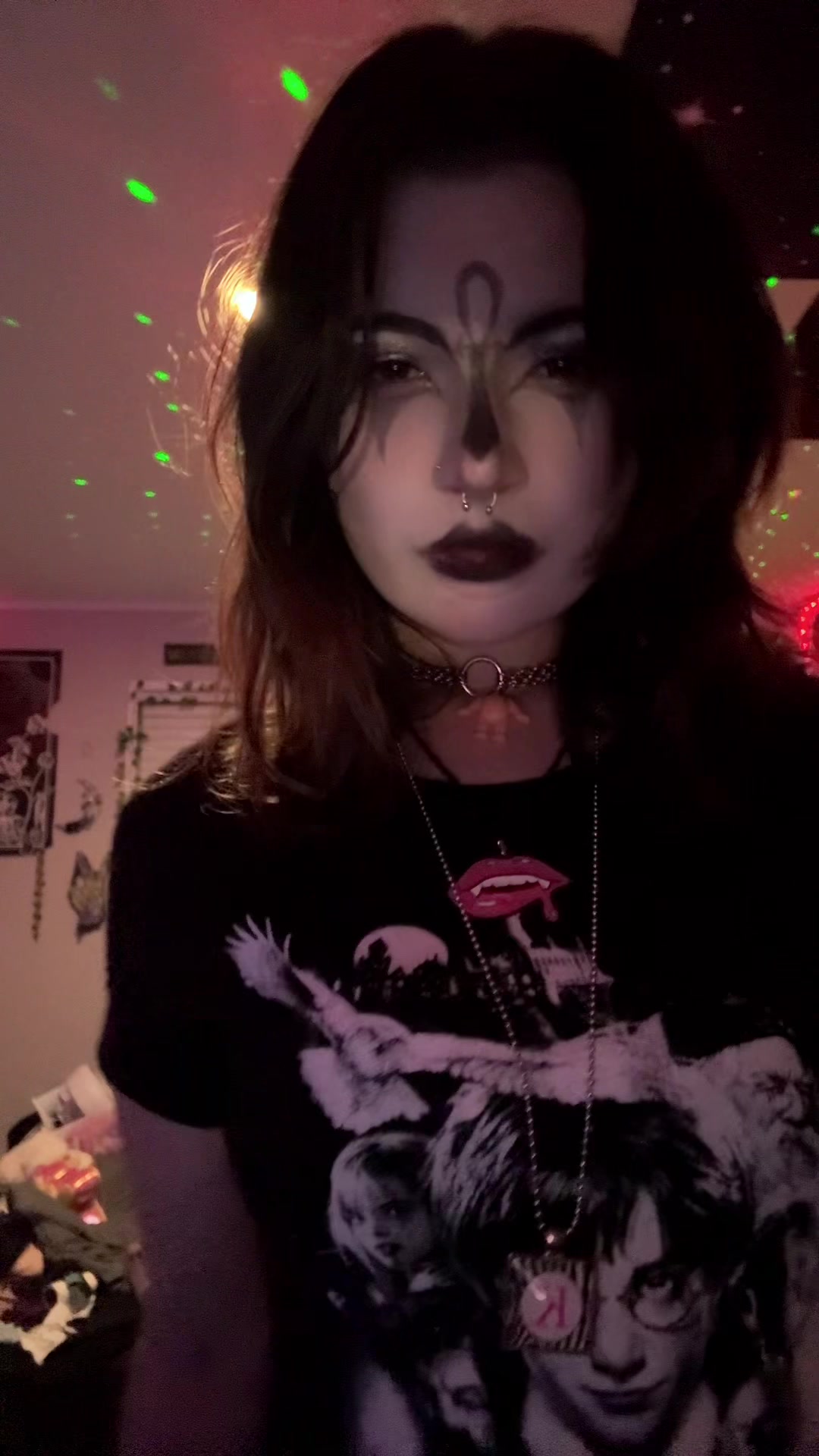 @𝔞𝔰𝔱𝔯𝔞 🦇