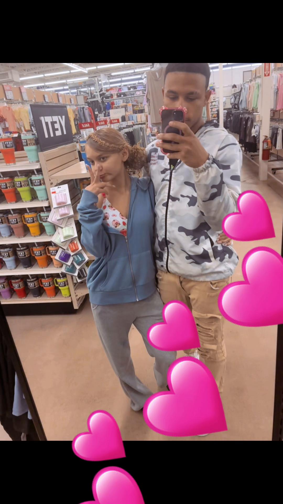 @Bella