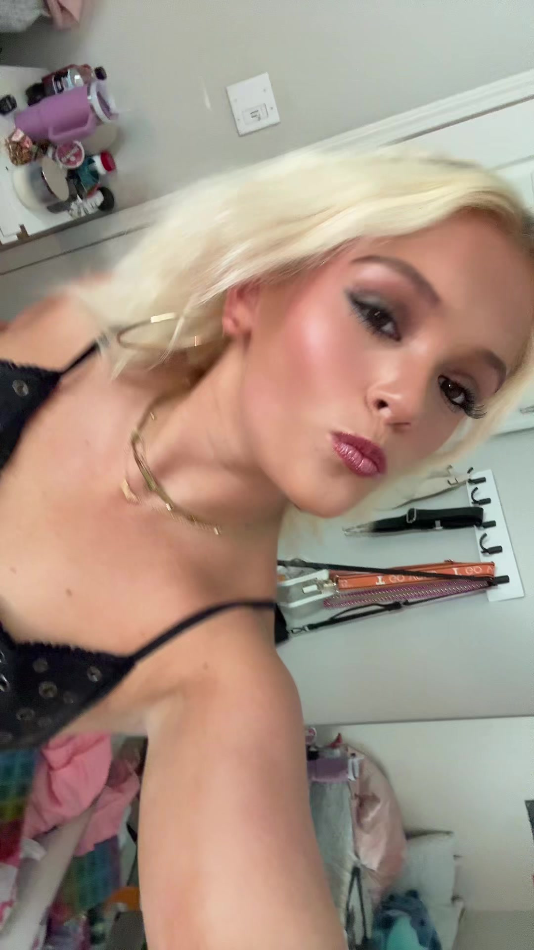 @whitneyagar2