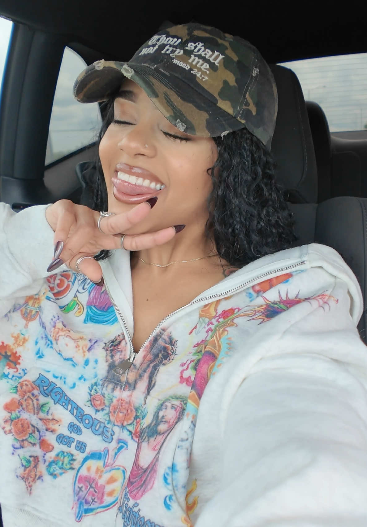 @OfficialSherrBear